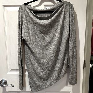 OFF/ON SHOULDER ASSYMETRICAL SWEATER